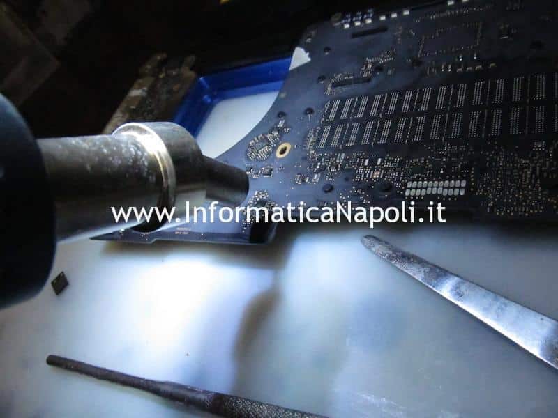 Problemi alimentazione scheda logica ricarica batteria MacBook Pro 15 A1398 late 2013 820-3662-A 6259AHRTZ ISL6259 ISL6259AHRTZ U7100
