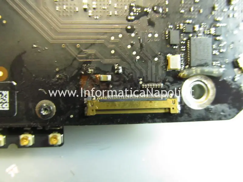 riparazione scheda madre connettore lvds iMac 21.5 27 A1418 A1419 2012 2013 2014 2k 820-3299-a