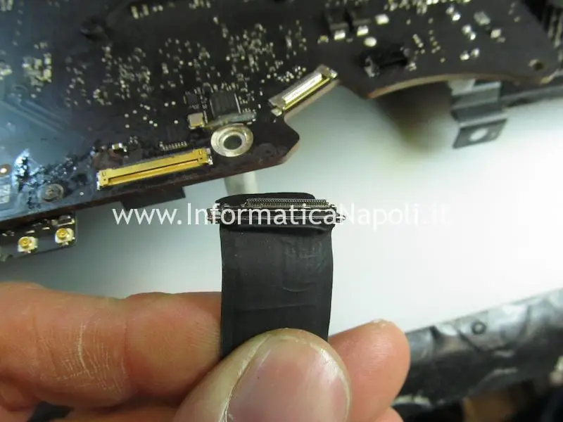riparazione scheda madre connettore e cavo video lvds iMac 21.5 27 A1418 A1419 2012 2013 2014 2k 820-3299-a