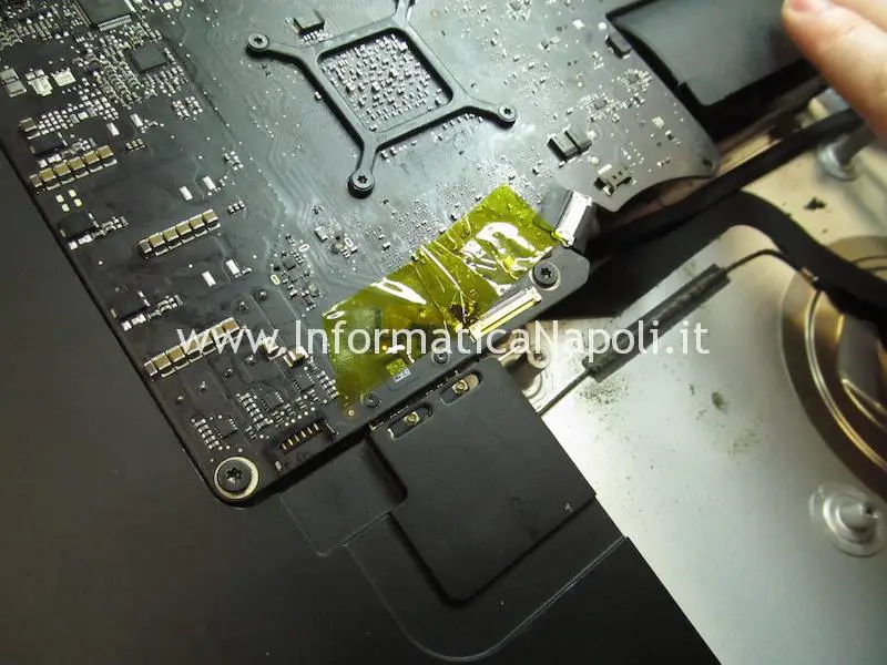 riparazione scheda madre connettore e cavo video lvds iMac 21.5 27 A1418 A1419 2012 2013 2014 2k 820-3299-a