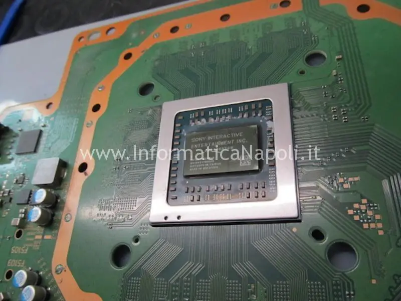 pulizia interna polvere dissipatore PS4 Pro playstation 4 sostituzione pasta termica