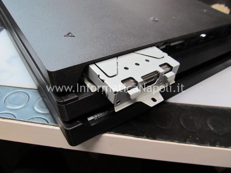 Sony PS4 Pro playstation 4 si spegne va in protezione surriscaldamento