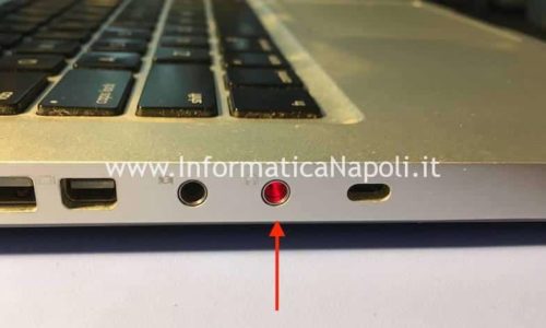 Sostituzione connettore jack cuffie per mancato audio Apple MacBook