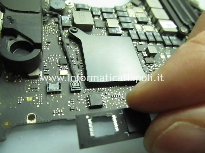 riparazione macbook pro 15 17 switch scheda video AMD