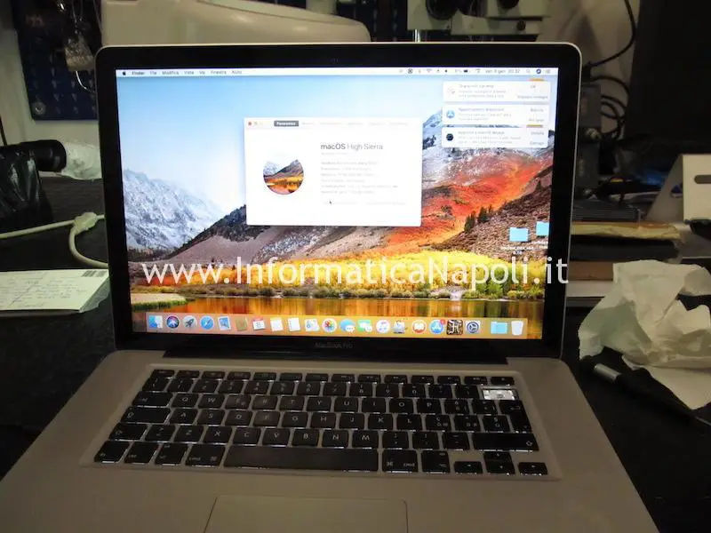 problema righe schermata bianca nera macbook pro 15 17 risolto riparato reballing rework