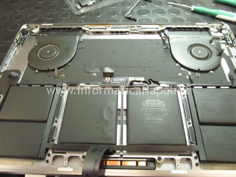 Sostituzione batteria MacBook Pro 15 Touchbar a1707