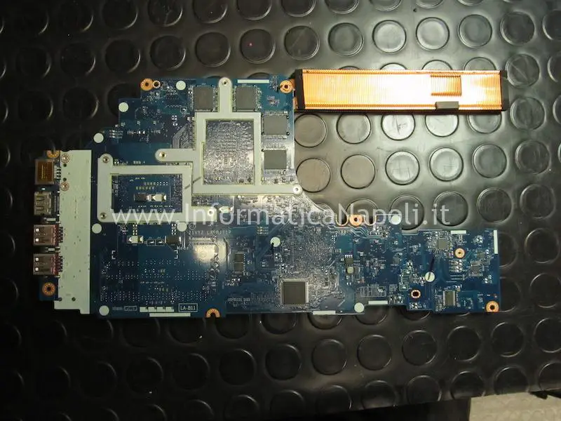 riparazione scheda madre Lenovo Y50-70 LA-B111P ZIVY2 bios ENE