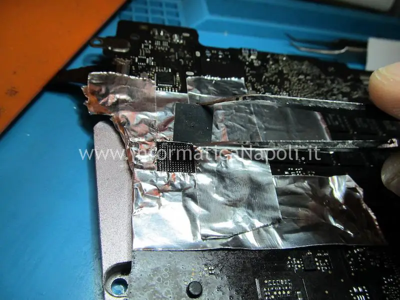 sostituzione chip smc macbook non carica batteria