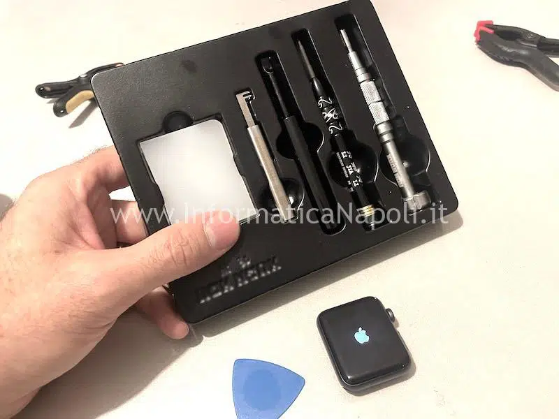 strumenti per aprire riparare Apple Watch Serie 1 | 2 | 3 | 4 | 5 | 6 | SE 38mm 40mm 42mm 44mm GPS Cellular