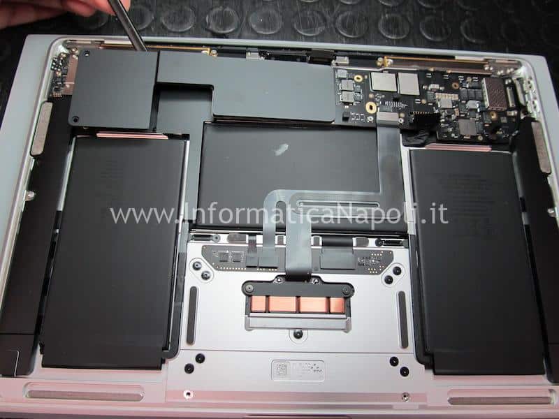 problema tastiera Apple macbook air m1 A2337 2020
