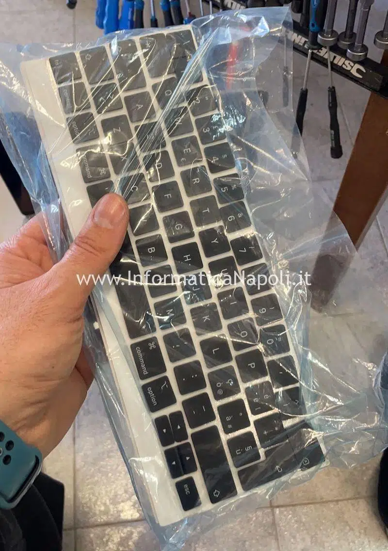 come riparare molletta membrana tasti tastiera Apple MacBook Air Pro
