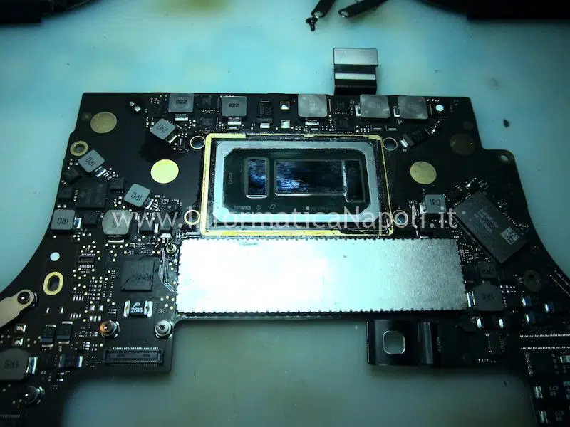 riparazione sostituzione Reballing processore CPU Apple MacBook Pro 13 2016 | 2017 A1706