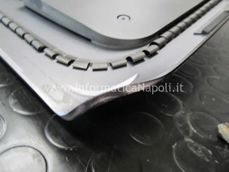 raddrizzare scocca danneggiata Apple iMac pro 27 A1862 EMC 3144