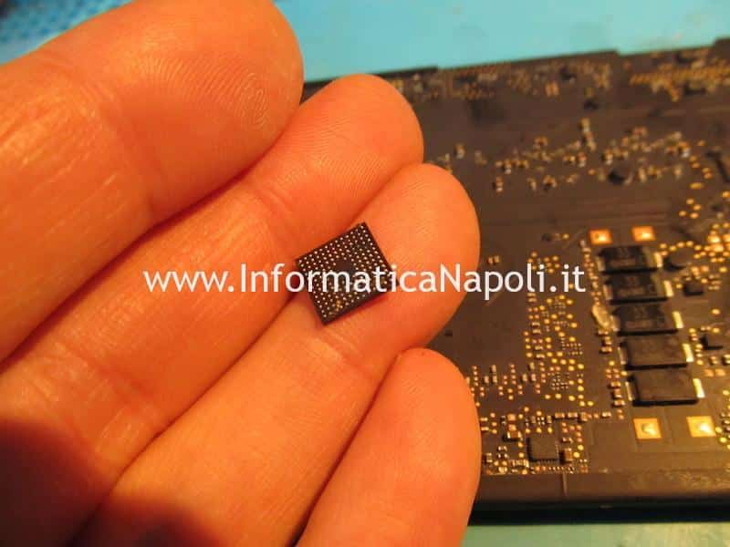 Sostituzione chip SMC U5000 MacBook pro 13 a1502 2013 2014 2015 820-3476-A 820-4924