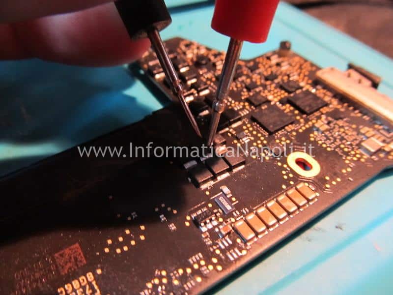 MacBook Pro 13 2017 A1708 i5 2.3G 8GB Logic Board 820-00840-A 661-07572 *AS IS MacBook Pro 13 2017 A1708 i5 2.3G 8GB Logic Board 820-00840-A 661-07572 *AS IS
