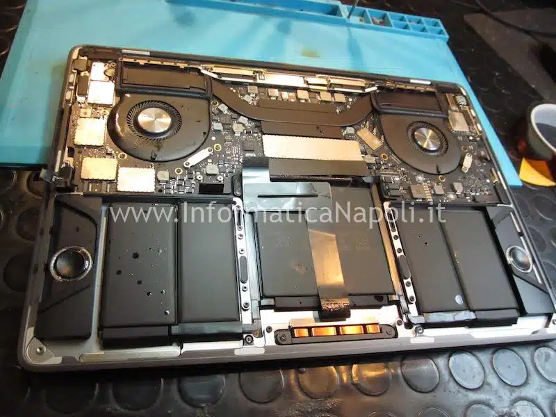 danni da liquido MacBook Pro A1706 non si accende