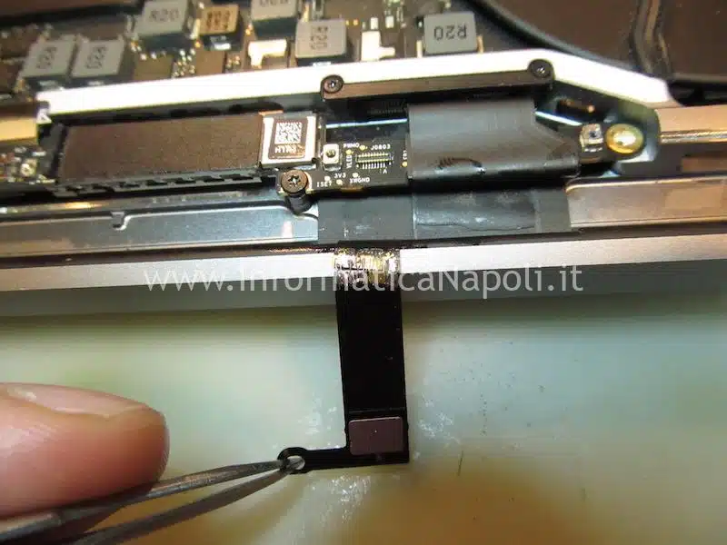Taglio e sostituzione flat MacBook pro cavo backlight A1706 | A1708 | A1707 | A1990