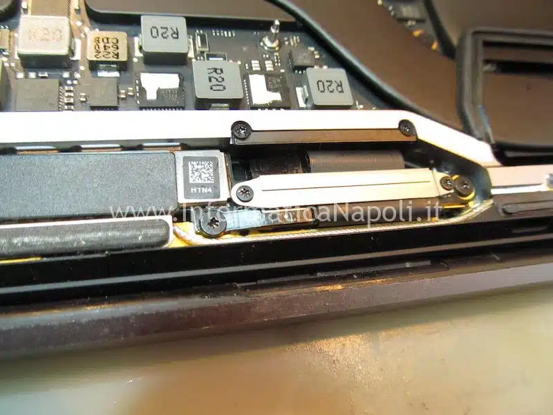 riparazione cavo backlight A1706 | A1708 | A1707 | A1990 macbook pro sostituito