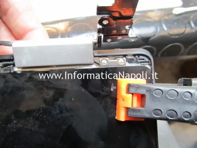 riparazione colla cerniera bicomponente Dell Inspiron P91G