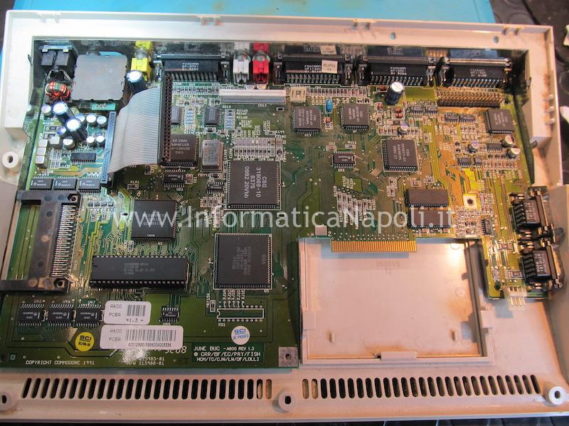 assistenza commodore computer Amiga 600 schermo nero