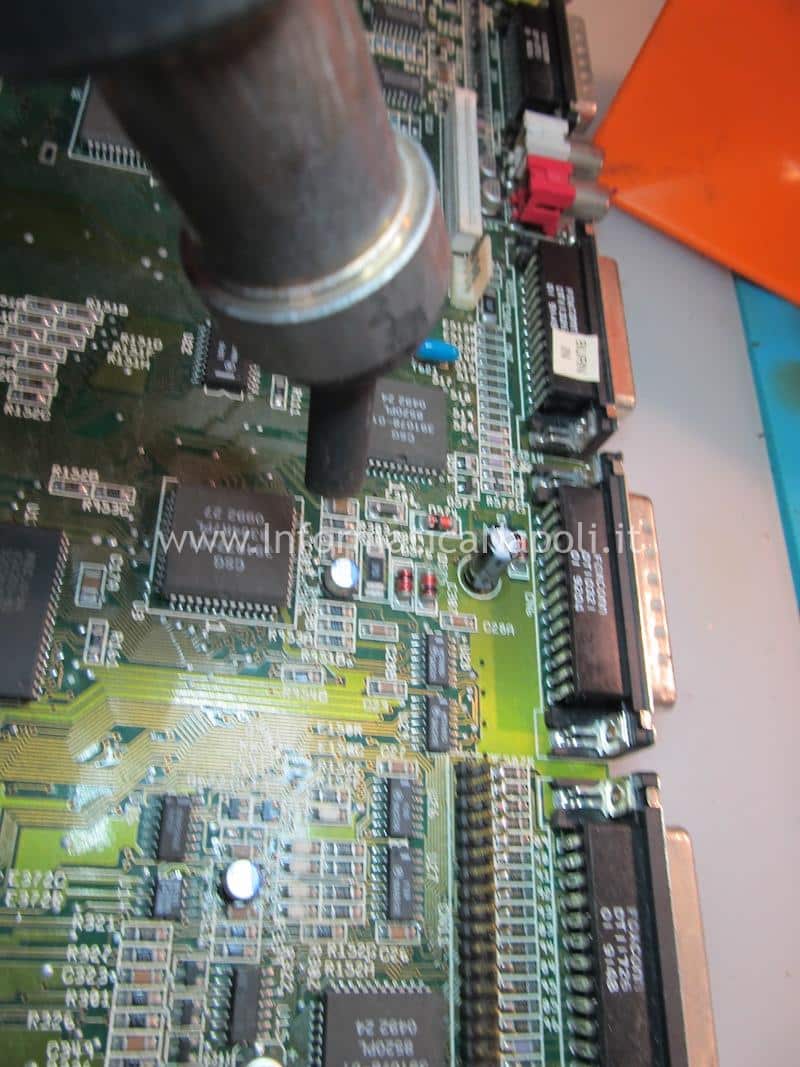 assistenza commodore computer Amiga 600 schermo nero