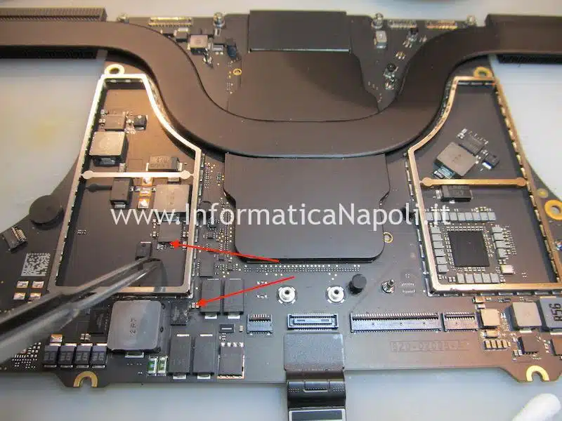 danni da liquido riparazione scheda madre Apple MacBook Pro 14 2021 | 2023 A2442 | A2779