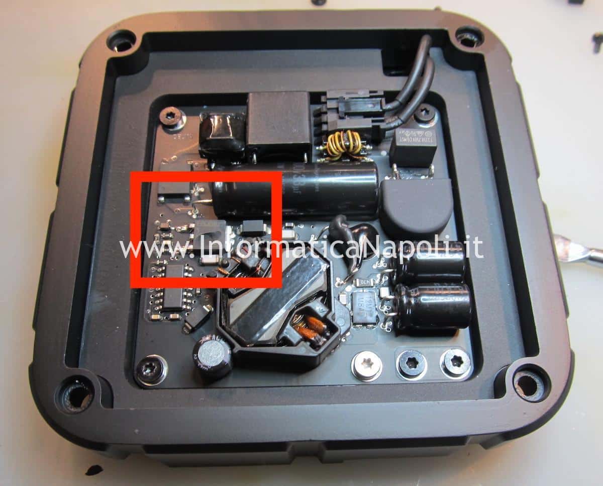 riparazione assistenza scheda madre Apple TV che non si accende modello A1625 EMC 2907