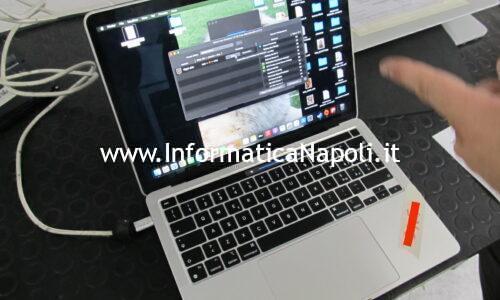 Un MacBook Pro M1 con danni da liquido touchbar e ventola ko