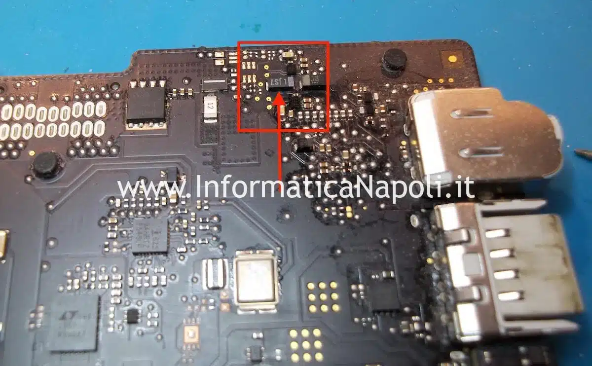 MacBook Pro 13 2013 2014 2015 A1502 non si accende scheda logica in corto 820-4924