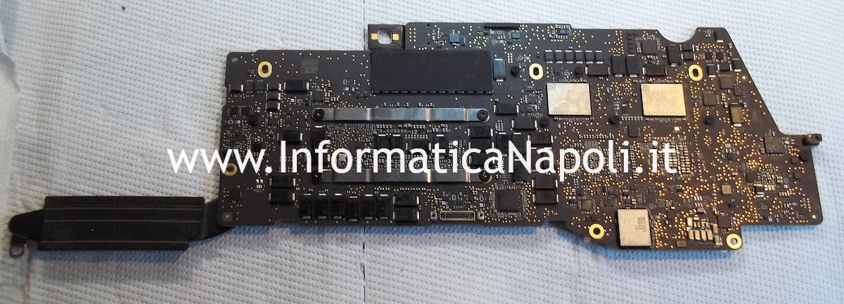 riparazione scheda madre MacBook Pro 13 2020 A2289 con danni da ossido