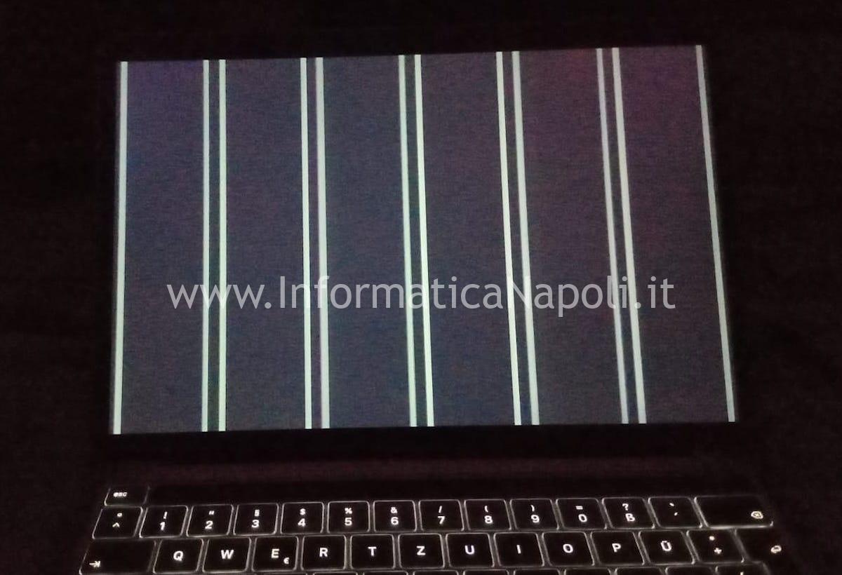 problemi schermo MacBook 13 righe verticali verde Air A2337 Pro A2338 flexgate dustgate