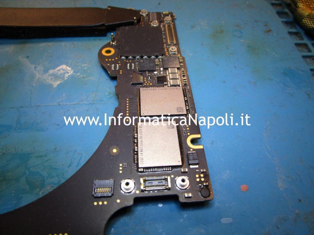 Rimozione o sostituzione chip Nand disco SSD macbook pro 16 a2141 2019 Rimozione o sostituzione chip Nand disco SSD macbook pro 16 a2141 2019