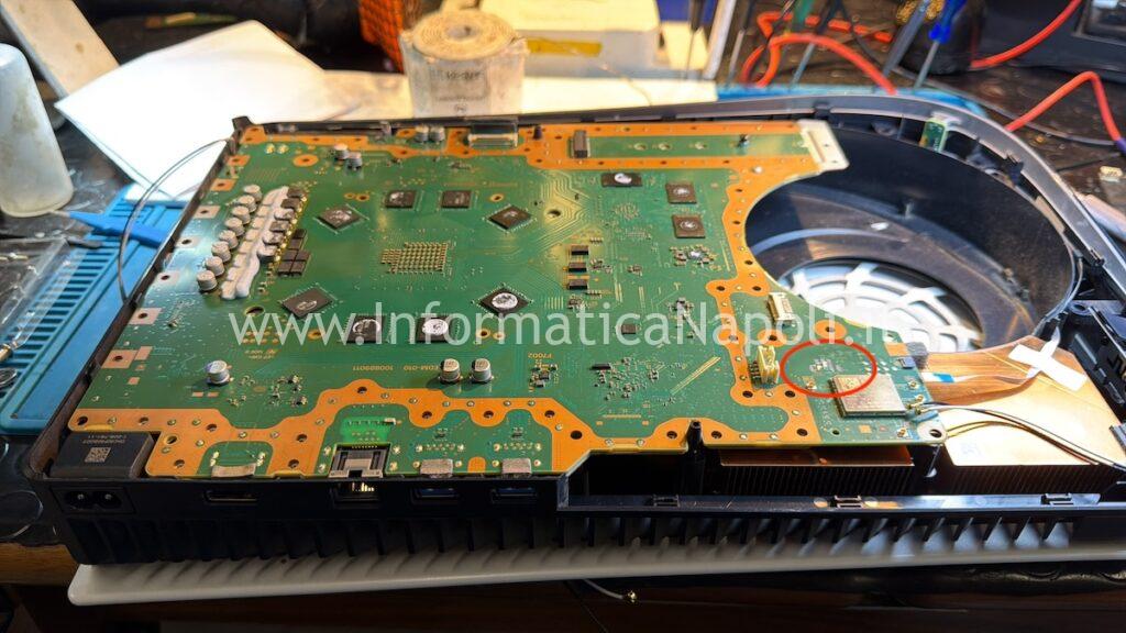 riparazione connettore ventola strappato sony playstation 5 riparazione connettore ventola strappato sony playstation 5