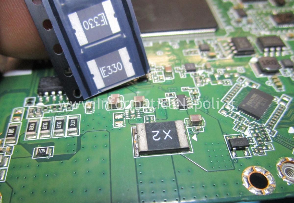 sostituzione Fusibile ripristinabile display Huawei MateView HSN-CBA 28.2 sostituzione Fusibile ripristinabile display Huawei MateView HSN-CBA 28.2